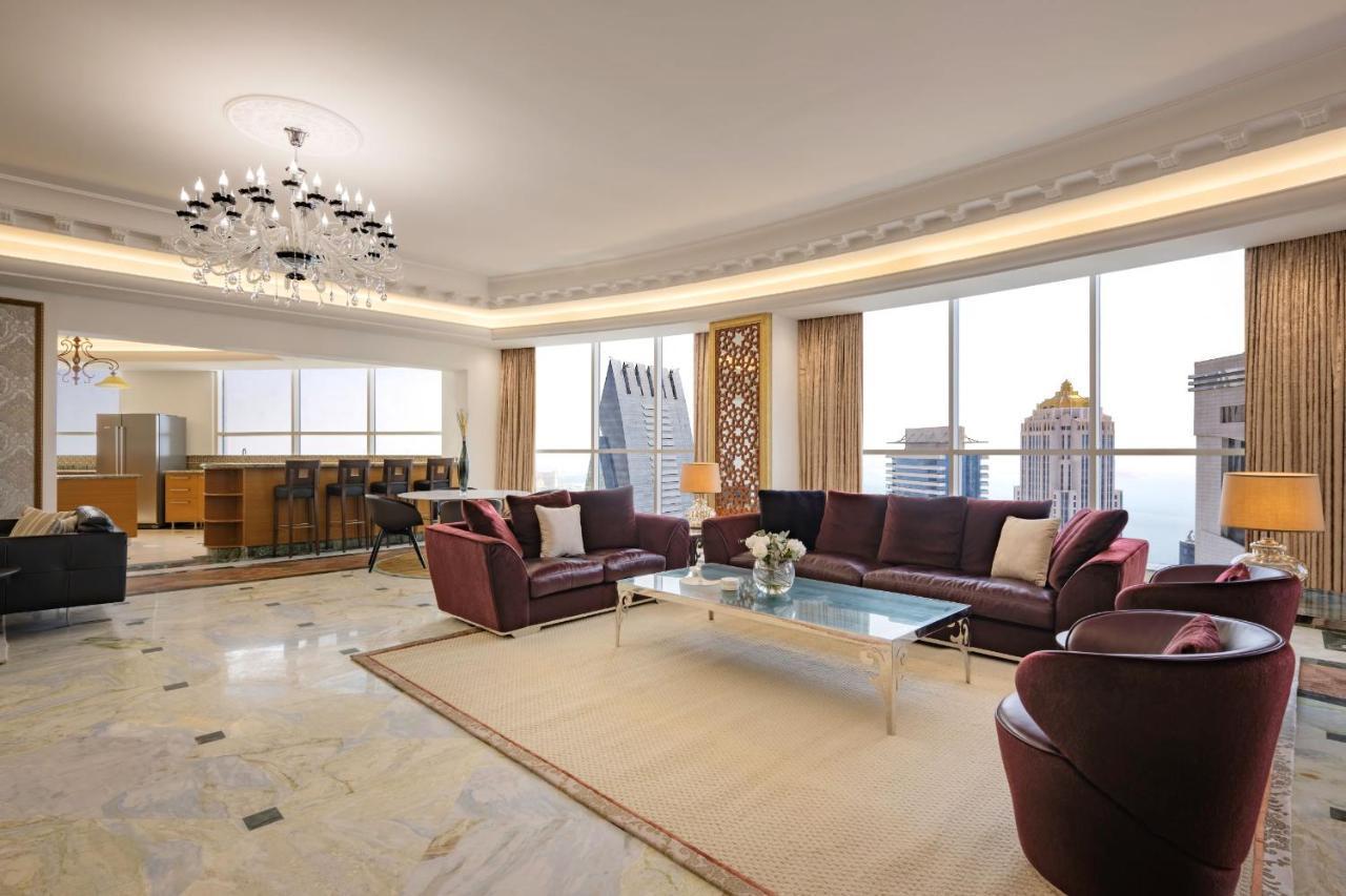 Dusit Hotel & Suites - Doha Eksteriør billede A living room in a luxury apartment