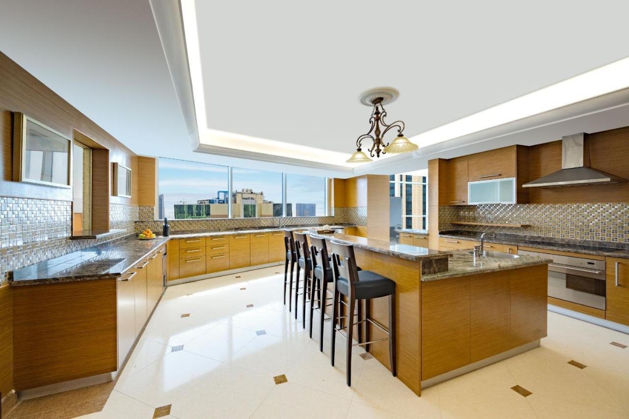 Dusit Hotel & Suites - Doha Eksteriør billede A modern kitchen